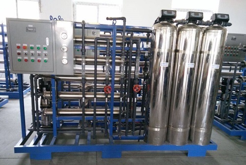 5噸反滲透設(shè)備價(jià)格多少錢？-藍(lán)膜